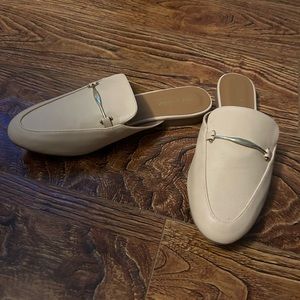 8.5 light pink shoes